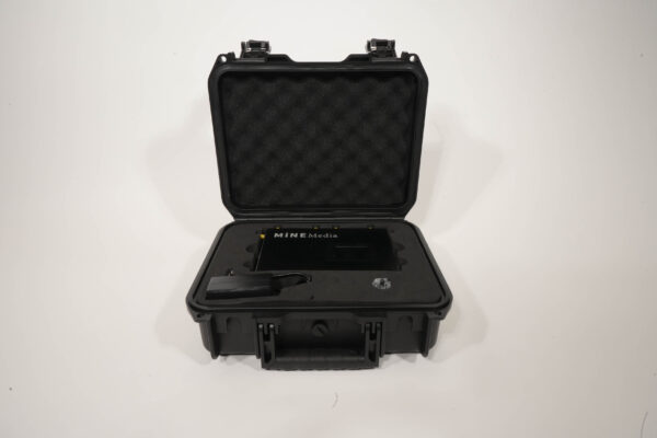M4 Mini Koffer von MiNE Media